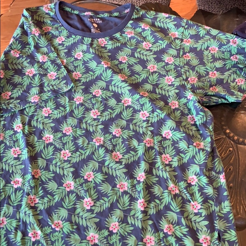 Cool pattern tee